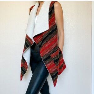 Democracy Open Red Black Vest M